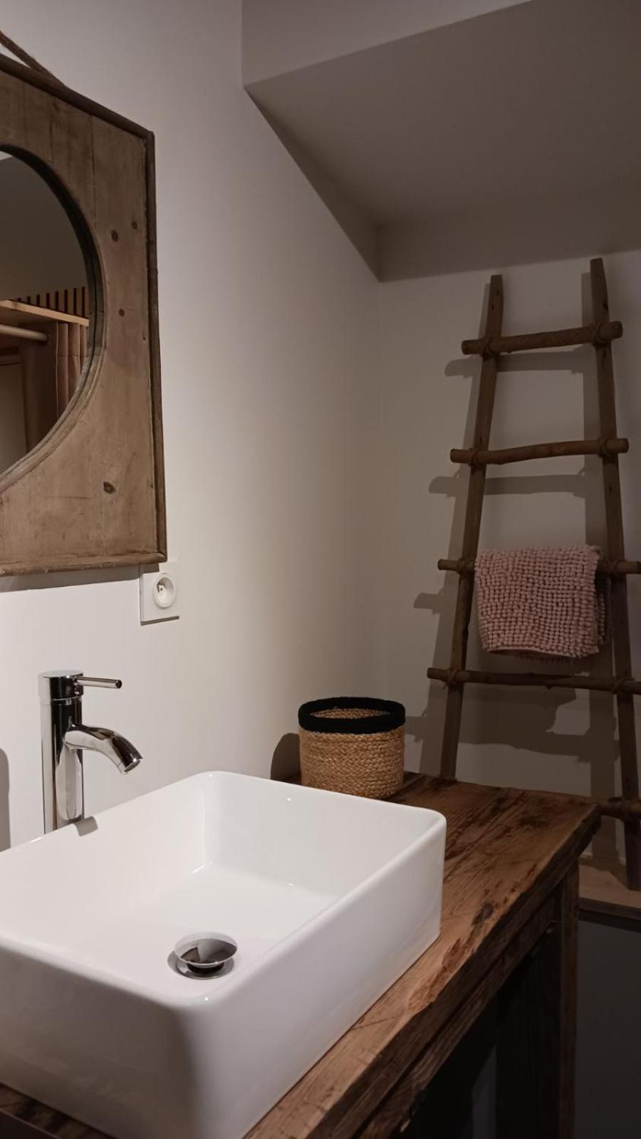 Appartement Chez Marie Et Aymeric Bages  Bilik gambar